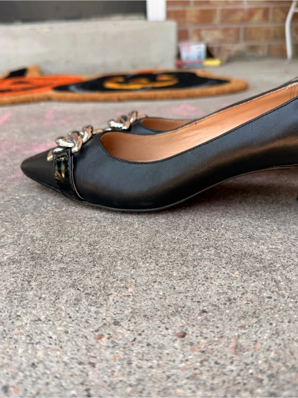 Pointed Toe Black Chain-Accent Women’s kitten heels